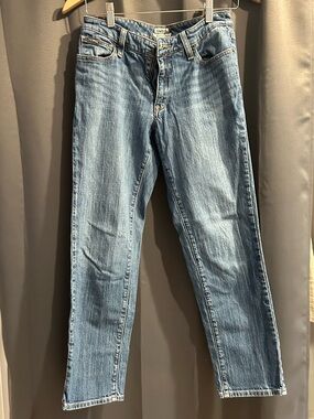LLBean straight leg jean 
4P
